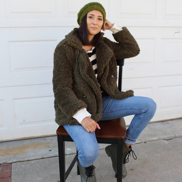 🆕️//Fall Favorite Collection// Olive Teddy Jacket - Picture 2 of 8